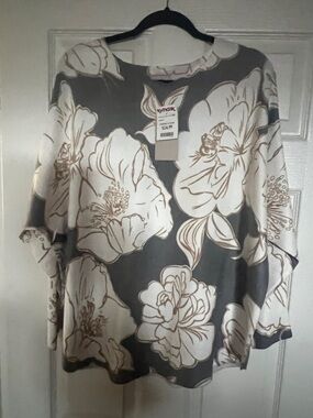 Women's Floral Oversized Crew Neck Sweater - Gray & Cream